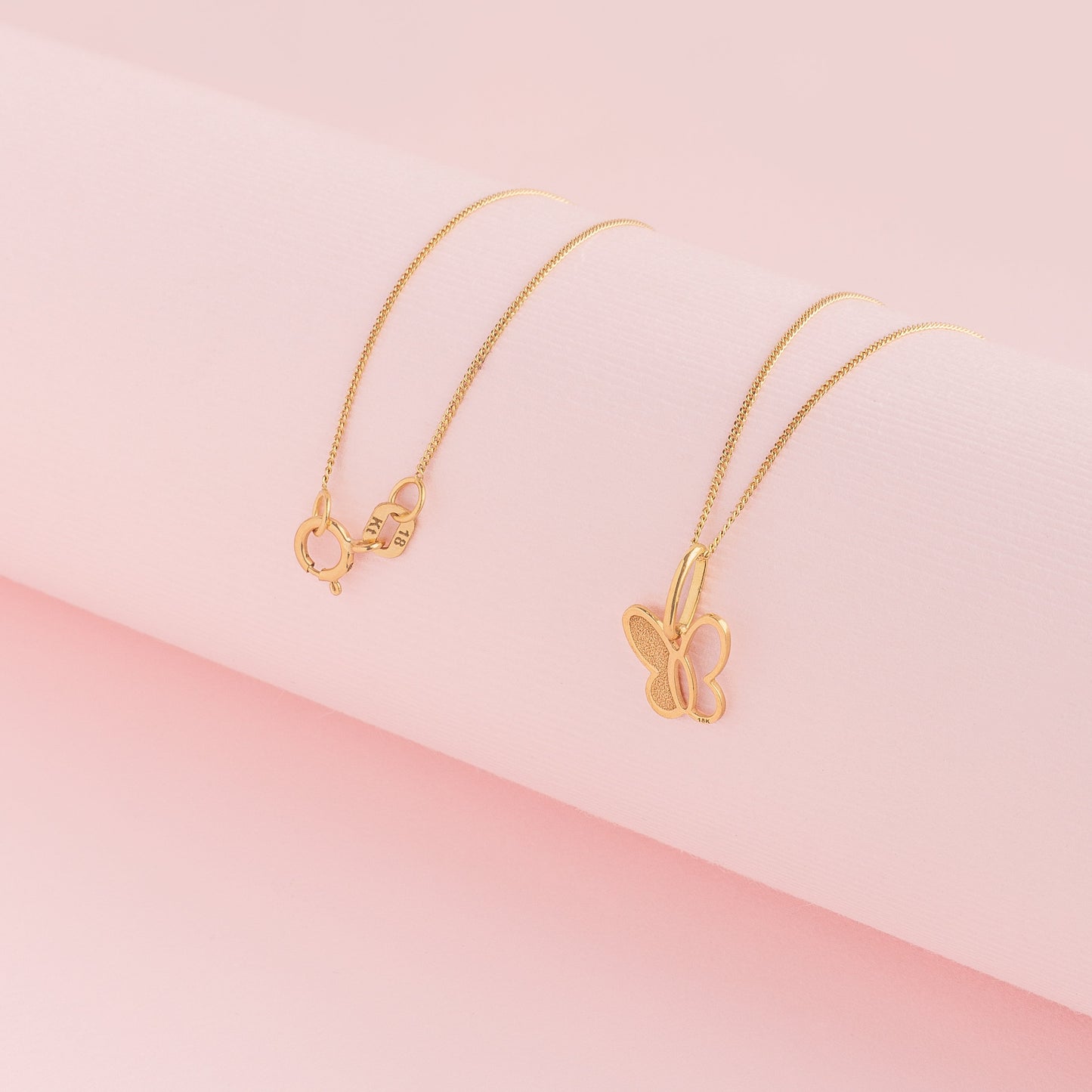 Dije Mariposa Oro 18k (precio no incluye cadena)