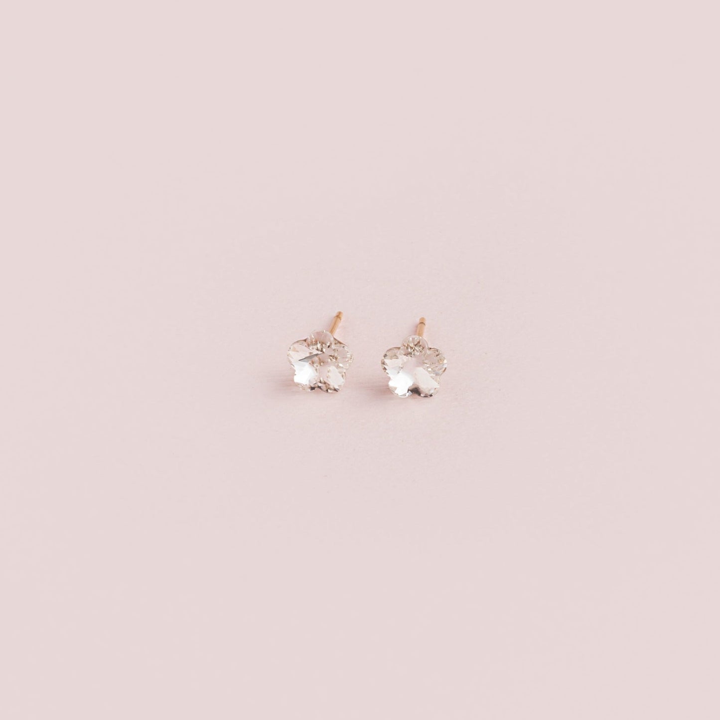 Aretes Flor de Luz Blanco